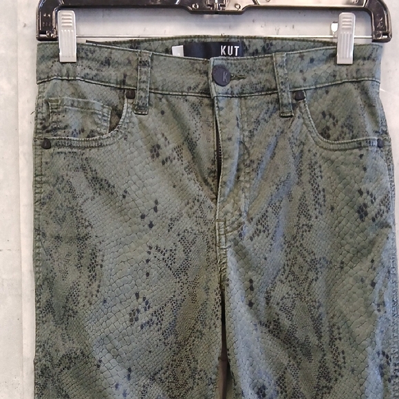 Kut from the Kloth Size 2 Green Skinny Snakeskin Print Jeans Ankle - Picture 3 of 6